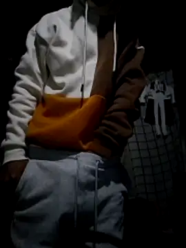 Eezxxx online show from March 10, 2026, 12:25 am