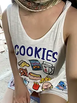 XndSeraphina online show from February 9, 2026, 4:32 am