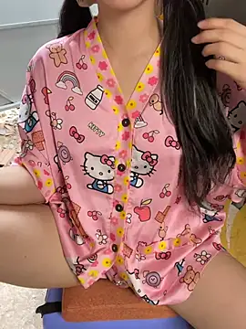 XndSeraphina online show from February 6, 2026, 4:52 am