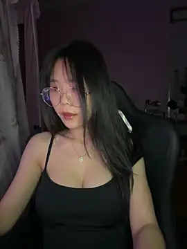 Kiee-lee online show from April 30, 2026, 8:57 pm