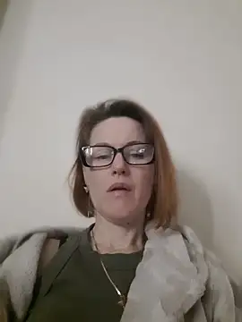 LanaOlbenst online show from April 22, 2026, 7:42 pm