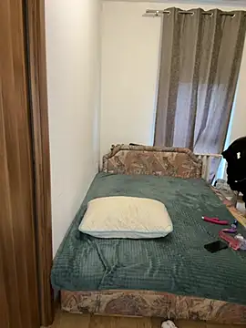 Herminoyouu online show from April 1, 2026, 6:04 am