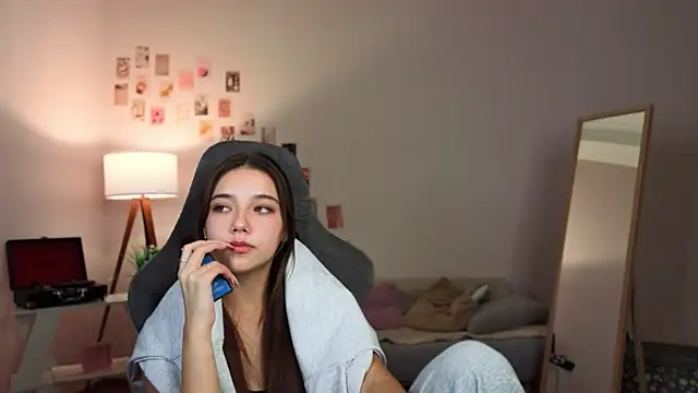 Vexorine online show from December 15, 2025, 6:58 pm