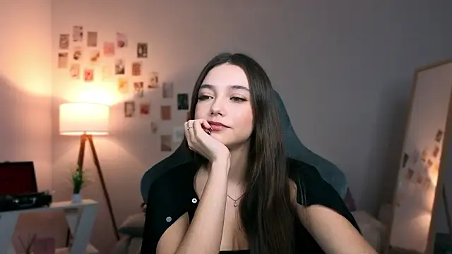 Vexorine online show from March 3, 2026, 7:43 pm