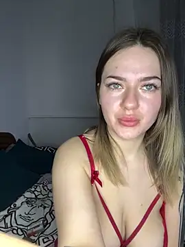 SoniaLav online show from March 4, 2026, 6:26 pm