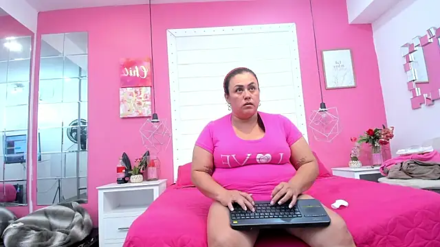 molly madisson  online show from March 11, 2026, 1:21 am