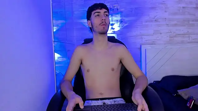 Emir Ozan  online show from December 19, 2025, 11:34 am