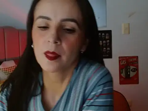 Juliana  lx online show from April 27, 2026, 2:26 pm