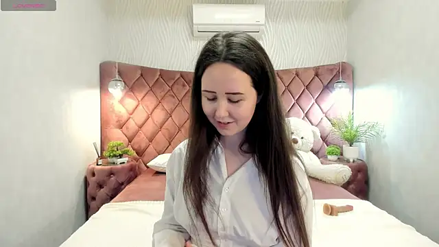 MonicaSway online show from January 15, 2026, 1:47 pm