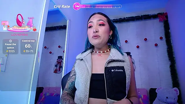 LunaAponte online show from January 16, 2026, 12:47 am