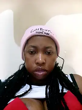 Sweethoneypot25 online show from April 28, 2026, 2:32 pm