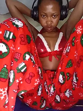 Sweethoneypot25 online show from June 14, 2026, 10:44 pm