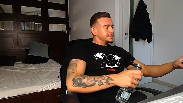 ElijahThorne online show from February 25, 2026, 10:15 am