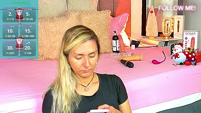 Lunitaa Diva online show from December 22, 2025, 2:28 pm