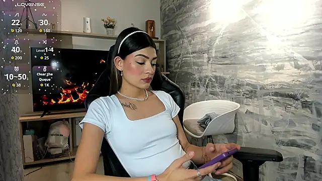 Snapshot of RenataMason chatting on February 24, 2026, 9:43 am RenataMason online show from February 24, 2026, 9:43 am