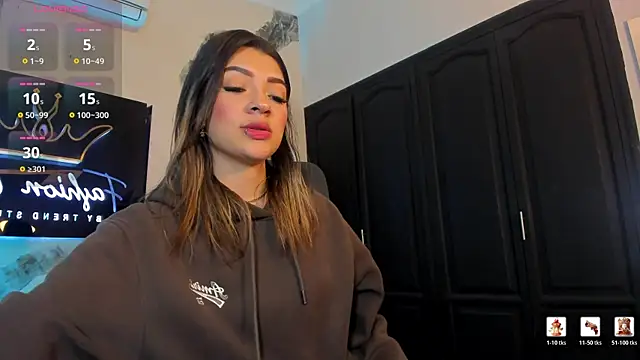 Snapshot of RenataMason chatting on February 19, 2026, 12:57 pm RenataMason online show from February 19, 2026, 12:57 pm