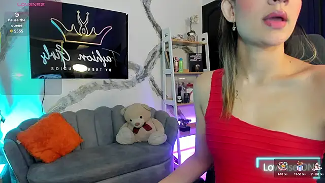 Snapshot of RenataMason chatting on February 10, 2026, 12:59 pm RenataMason online show from February 10, 2026, 12:59 pm