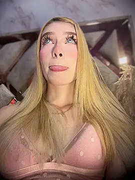 valeryfox   online show from March 18, 2026, 10:54 pm