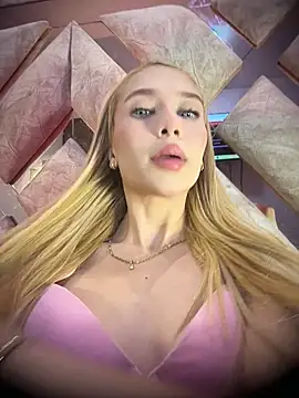 valeryfox   online show from April 24, 2026, 12:34 am