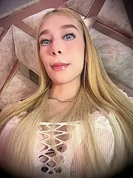 valeryfox   online show from April 21, 2026, 1:42 am