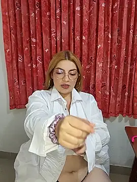 mila curvy online show from February 5, 2026, 6:31 am