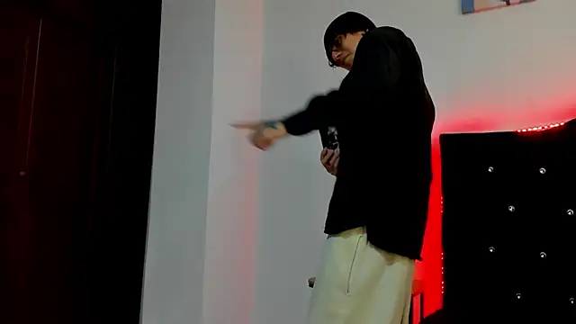 eren jeager online show from February 3, 2026, 6:22 am