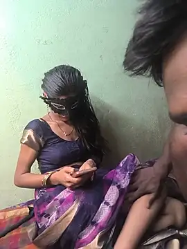 Laxmidevi000 online show from June 4, 2026, 4:11 pm