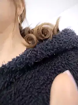 Monitaxhot online show from February 17, 2026, 10:40 pm