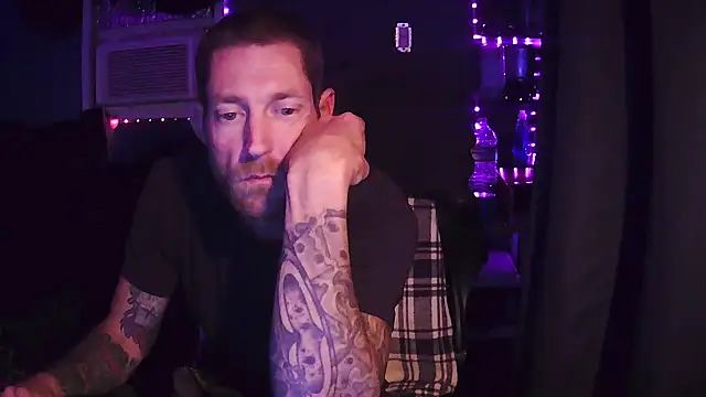 Snapshot of KingCole2390 chatting on February 6, 2026, 5:58 am KingCole2390 online show from February 6, 2026, 5:58 am