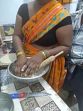 Desicouple1706 online show from December 21, 2025, 2:30 pm