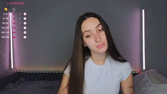 KikkyMi online show from November 26, 2025, 8:09 pm