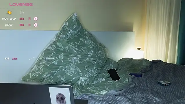 KikkyMi online show from April 27, 2026, 6:28 pm