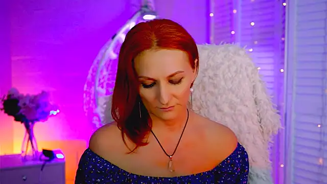 DianaTorrens online show from December 5, 2025, 9:52 am