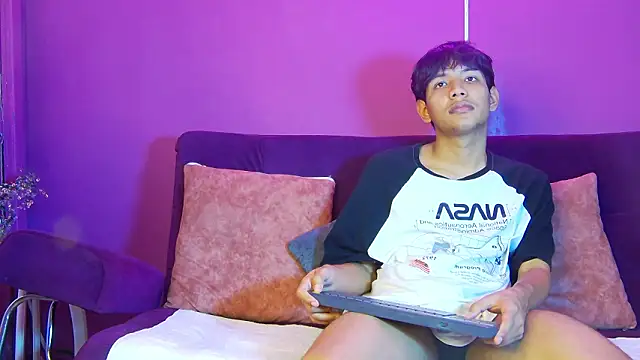 Liam Sinclair online show from March 25, 2026, 8:52 pm