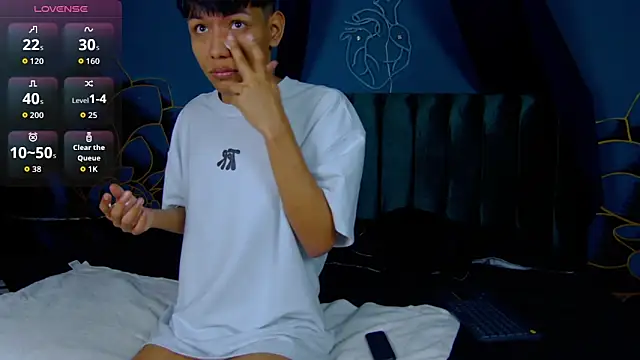 Liam Sinclair online show from December 2, 2025, 12:29 pm