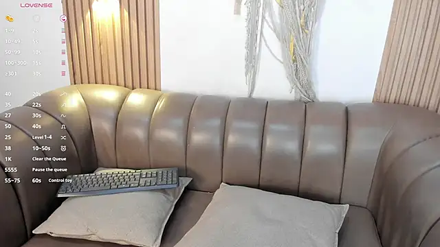 jasmyne anbar online show from February 28, 2026, 10:42 pm