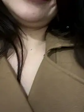 Queen-of-Love online show from February 9, 2026, 12:47 pm