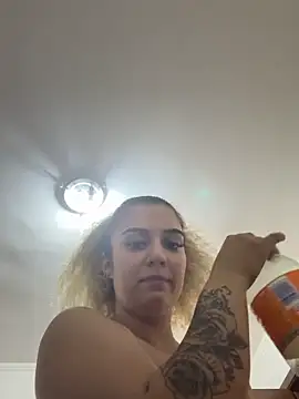 CrazyJessika online show from May 7, 2026, 1:36 pm