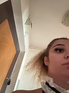 CrazyJessika online show from April 26, 2026, 11:07 am