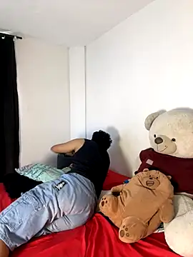 Henry villa23 online show from December 4, 2025, 3:44 pm