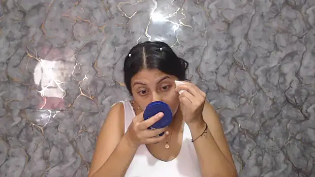 Snapshot of miarouse1531 chatting on February 23, 2026, 1:55 pm miarouse1531 online show from February 23, 2026, 1:55 pm