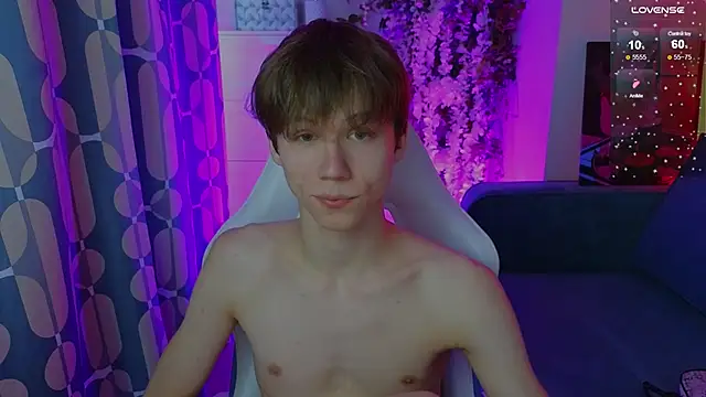 cuMte boy online show from June 18, 2026, 1:26 am