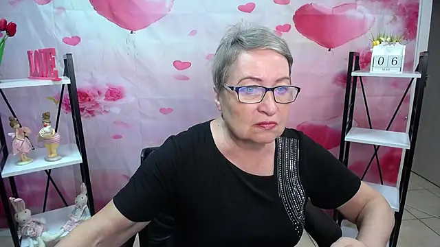 OlgaLuck online show from May 6, 2026, 5:11 am