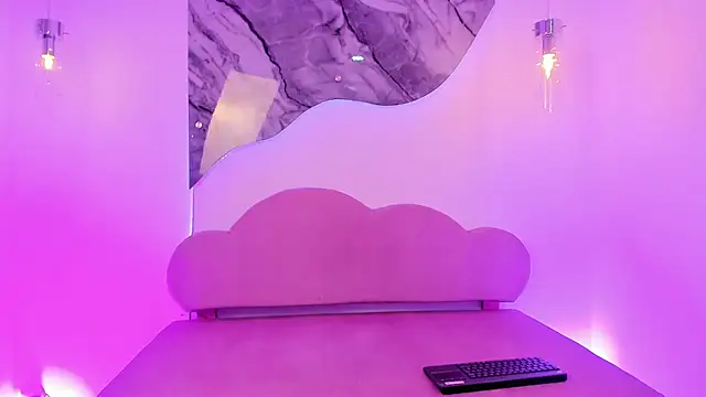 NIKIBUNNY online show from May 8, 2026, 12:31 pm