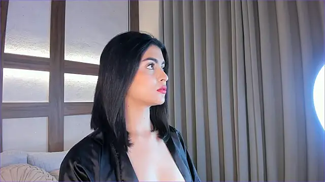 SarhaVega online show from November 28, 2025, 1:22 pm