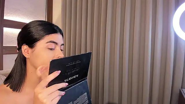 Snapshot of SarhaVega chatting on March 1, 2026, 12:27 pm SarhaVega online show from March 1, 2026, 12:27 pm