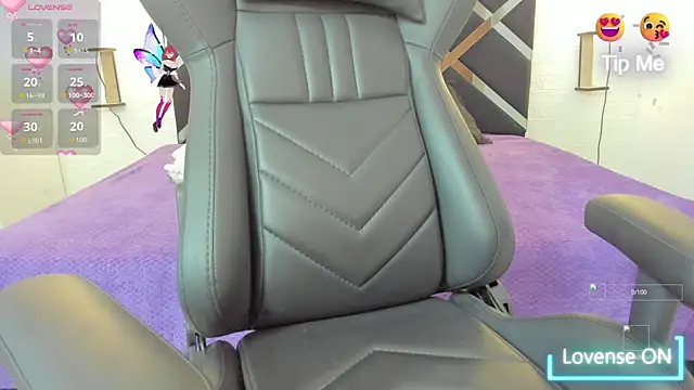 mask red girl online show from November 26, 2025, 12:27 pm