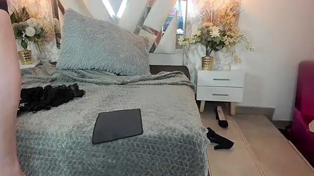 Snapshot of Mysterius_Woman chatting on February 16, 2026, 12:59 pm Mysterius Woman online show from February 16, 2026, 12:59 pm