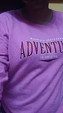 SameeraReddy19 online show from February 2, 2026, 2:43 am