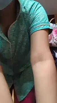 SameeraReddy19 online show from June 27, 2026, 11:16 am